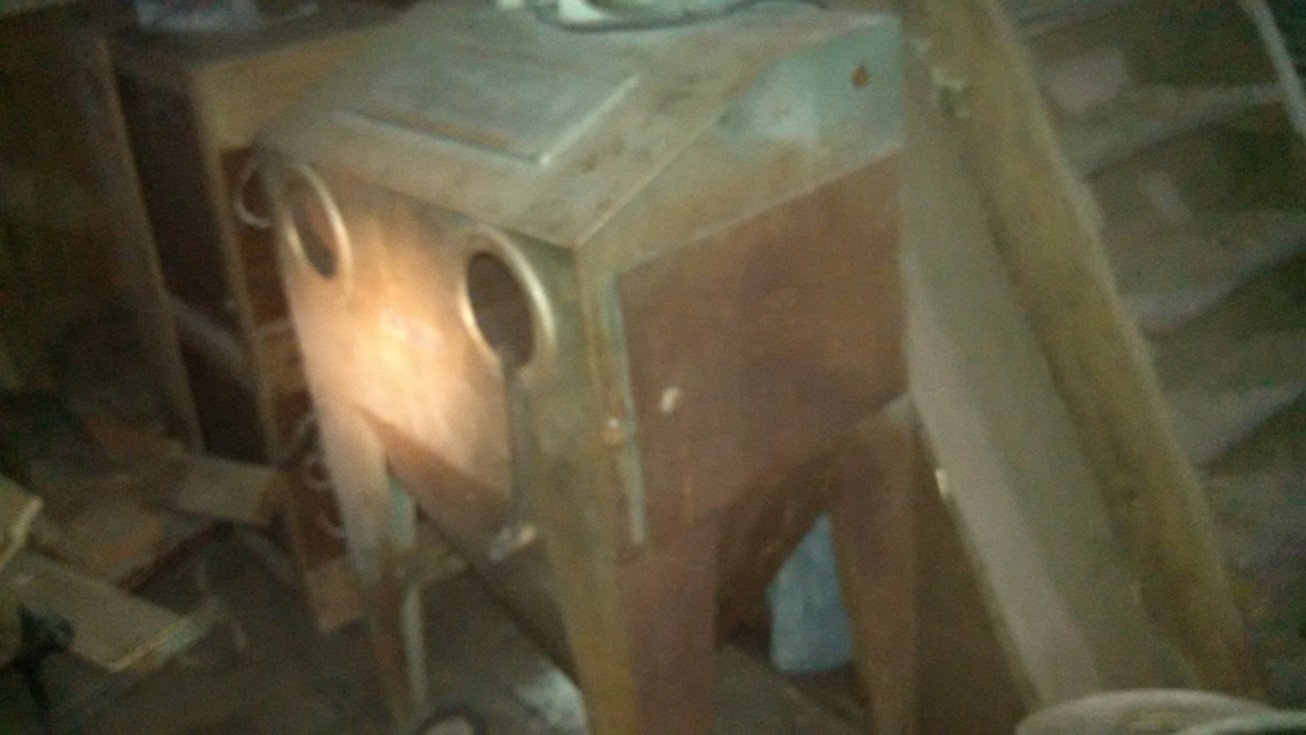 Auction Photo