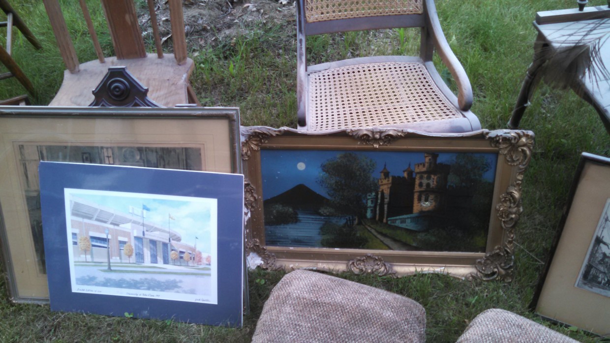Auction Photo