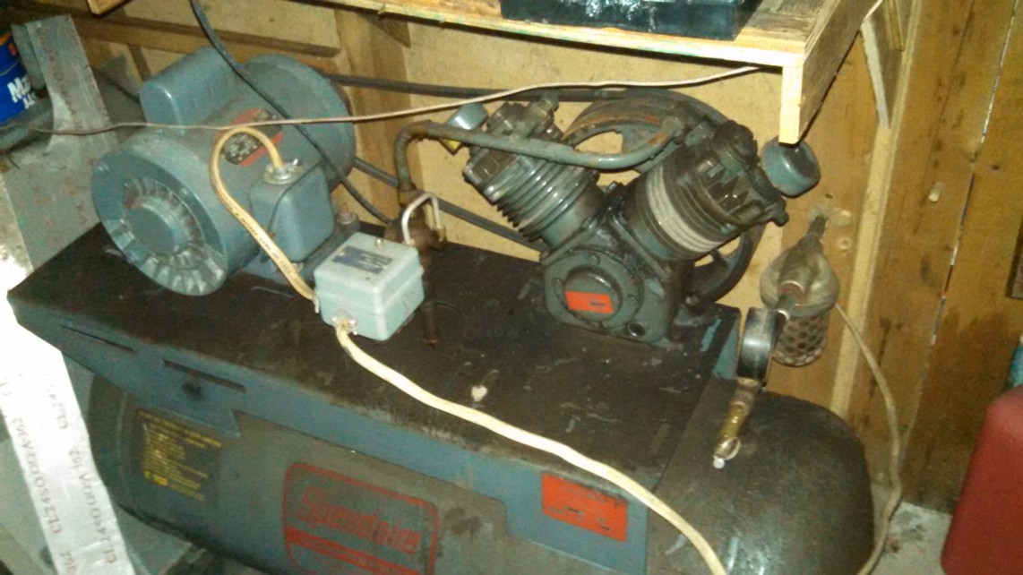 Auction Photo