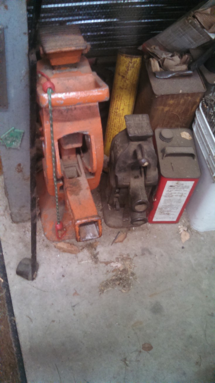 Auction Photo