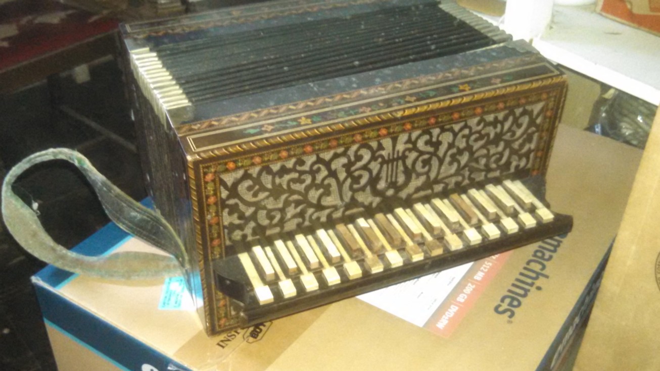 Auction Photo