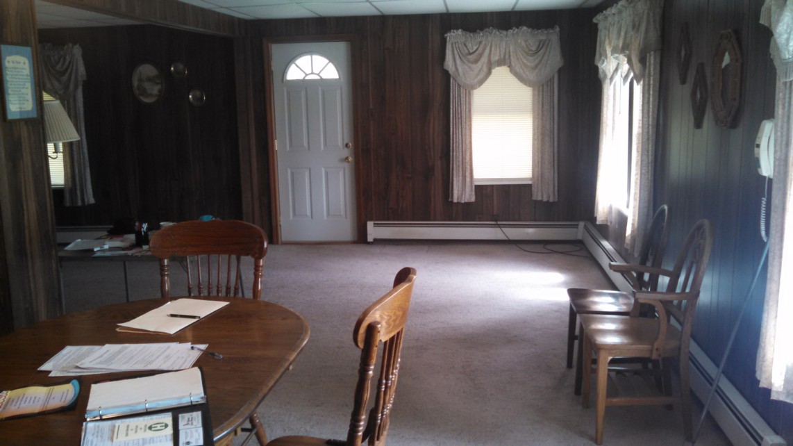 Auction Photo