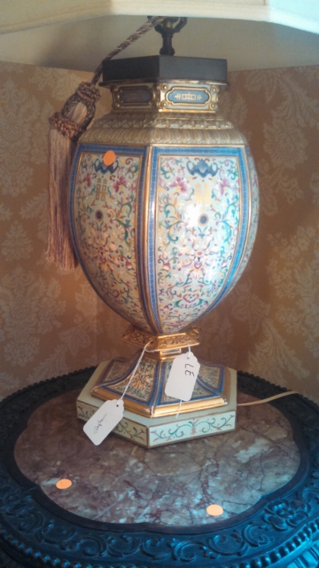 Auction Photo