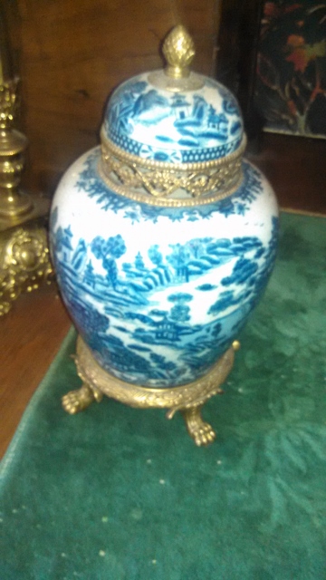Auction Photo