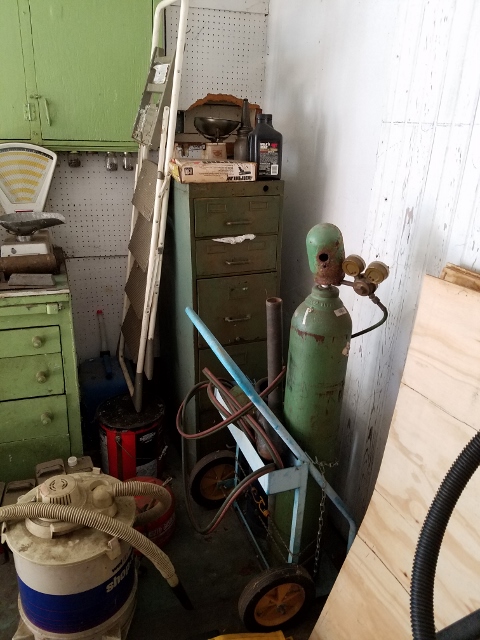 Auction Photo