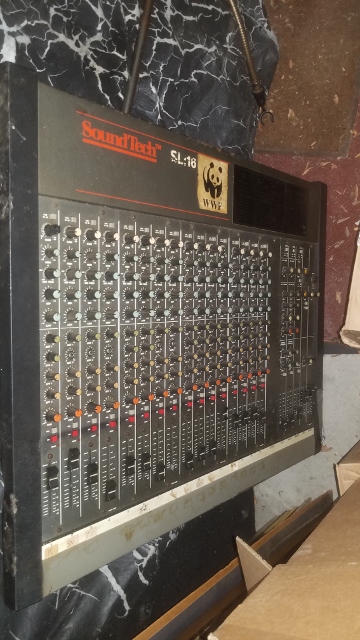Auction Photo