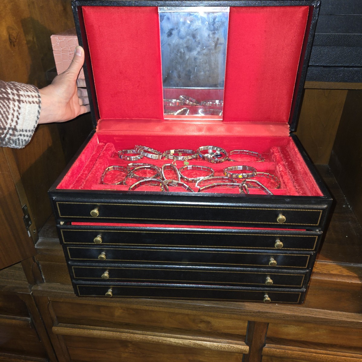 Auction Photo