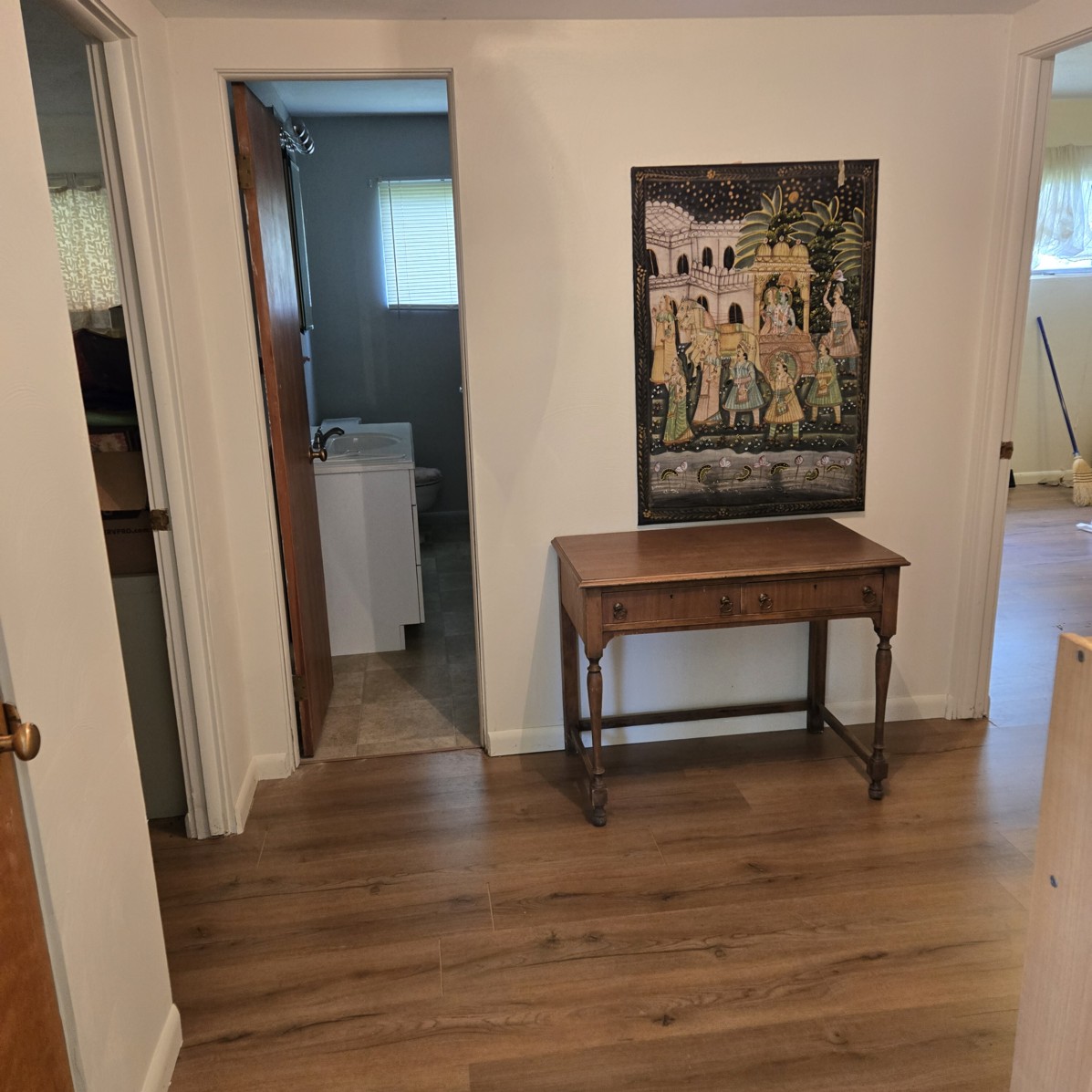Auction Photo
