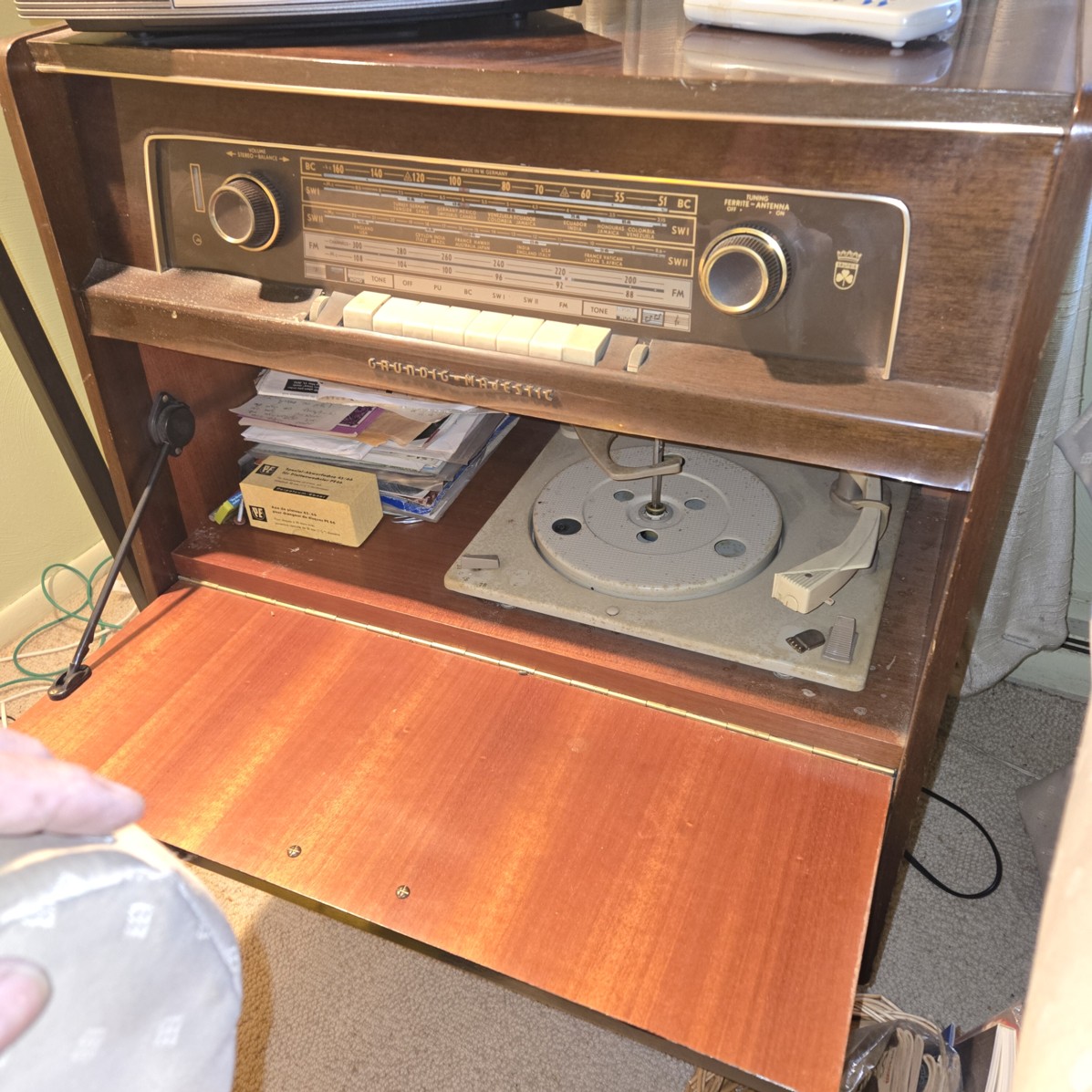 Auction Photo