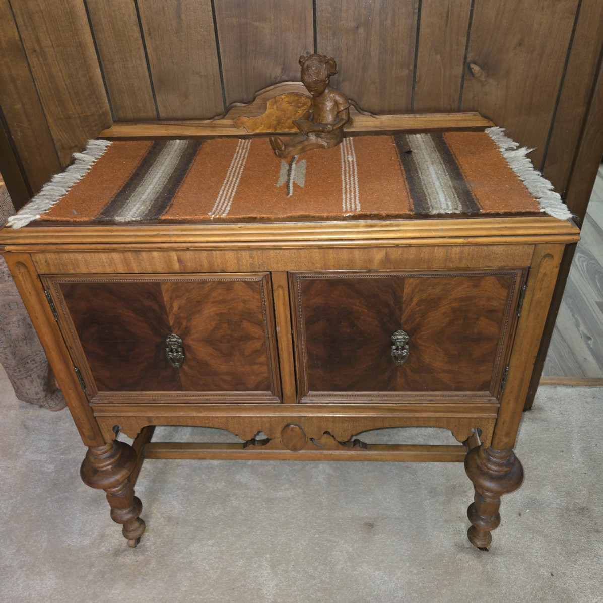 Auction Photo