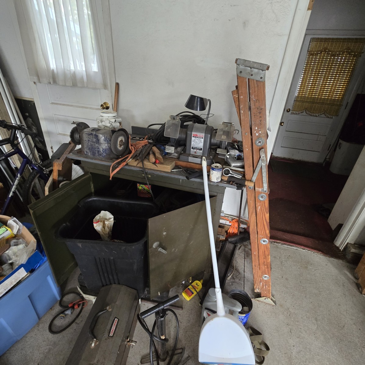 Auction Photo