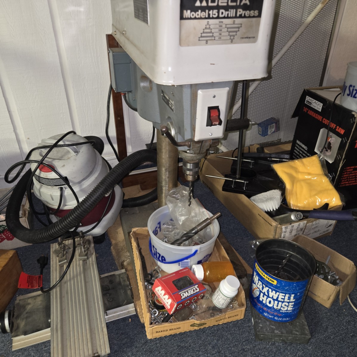 Auction Photo