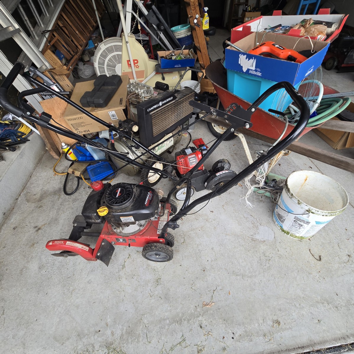 Auction Photo