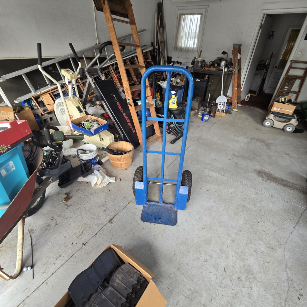 Auction Photo