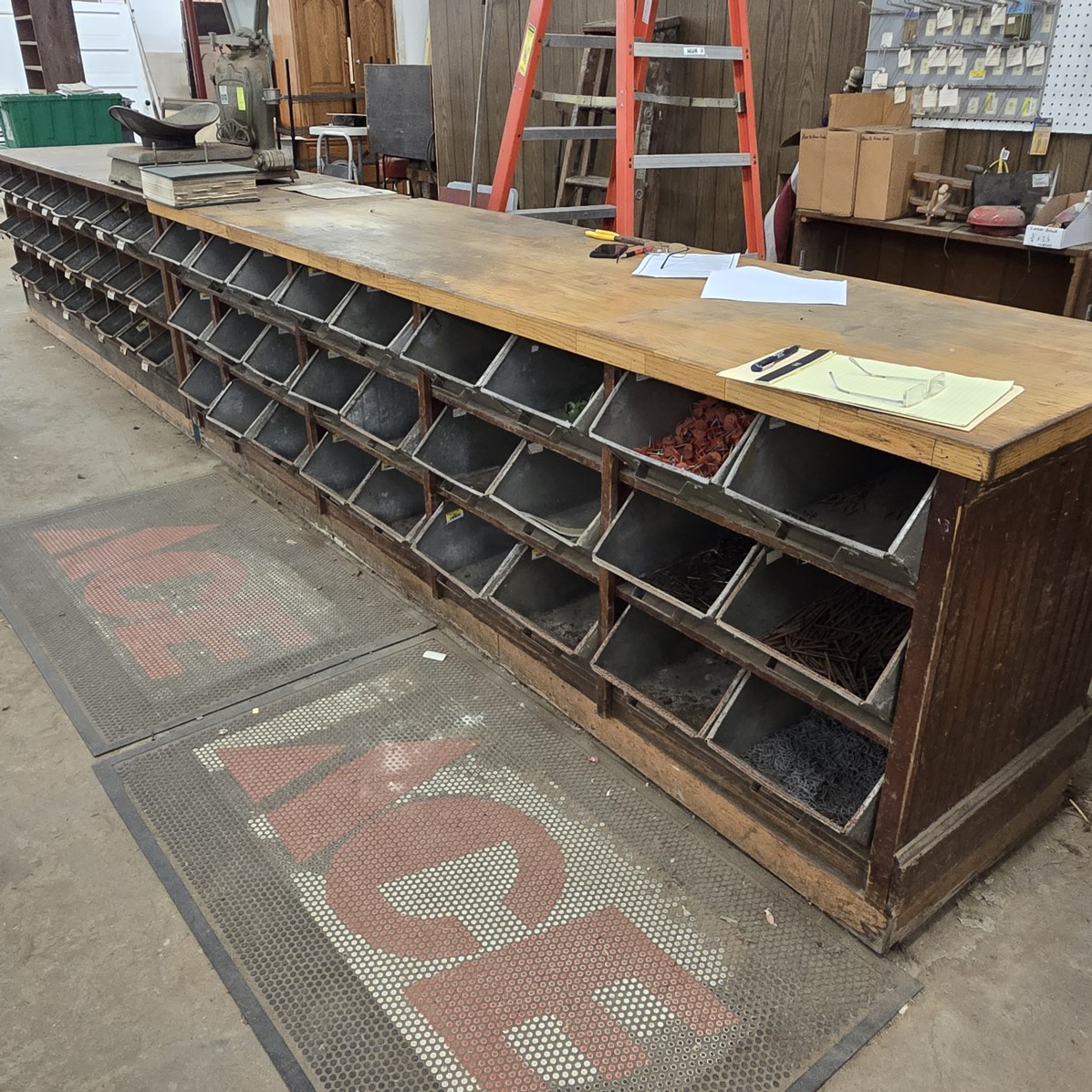 Auction Photo