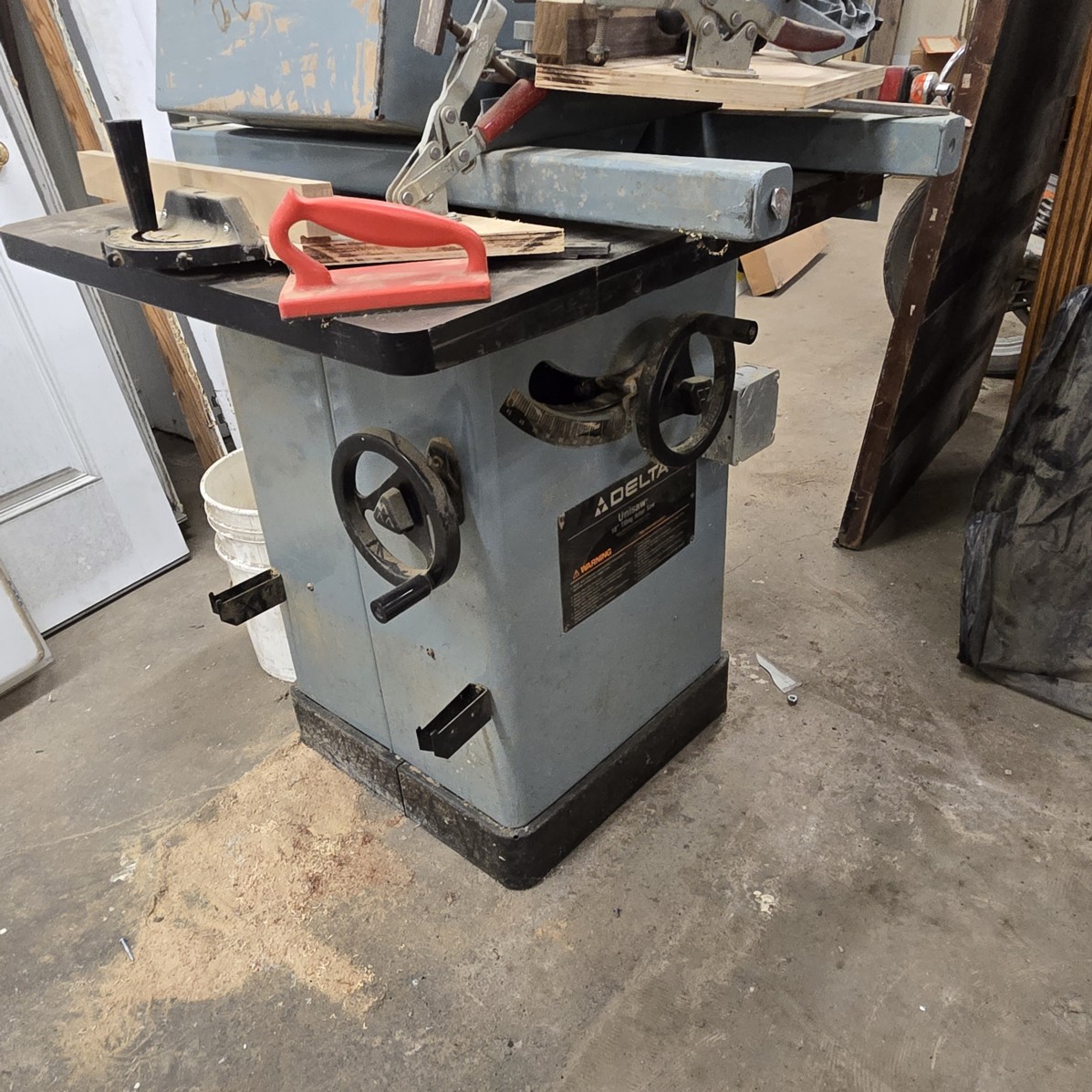 Auction Photo