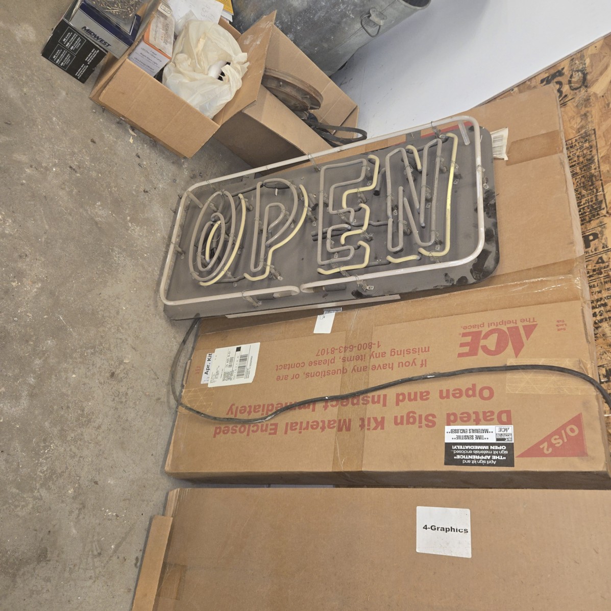 Auction Photo